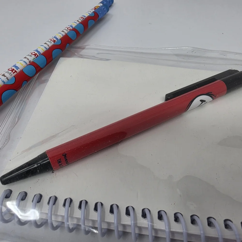 Universal Island of Adventure Thing 1 & 2 Souvenir Notebook Notepad Pen 6 x 4